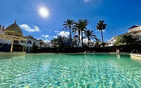 Costa House By Gloove